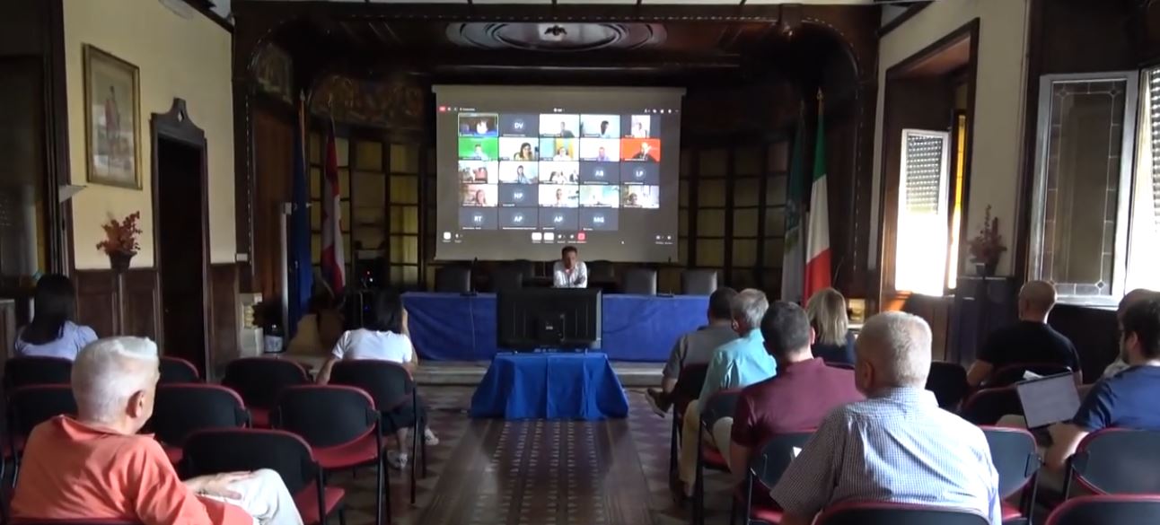 Cantieri linea ferroviaria, il punto in Municipio ad Arona con tutti i soggetti coinvolti