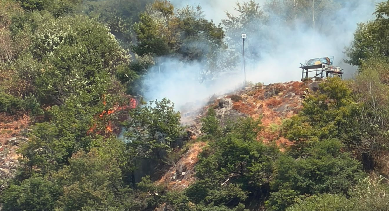 Bruciano i boschi sopra Omegna e sopra Cannobio
