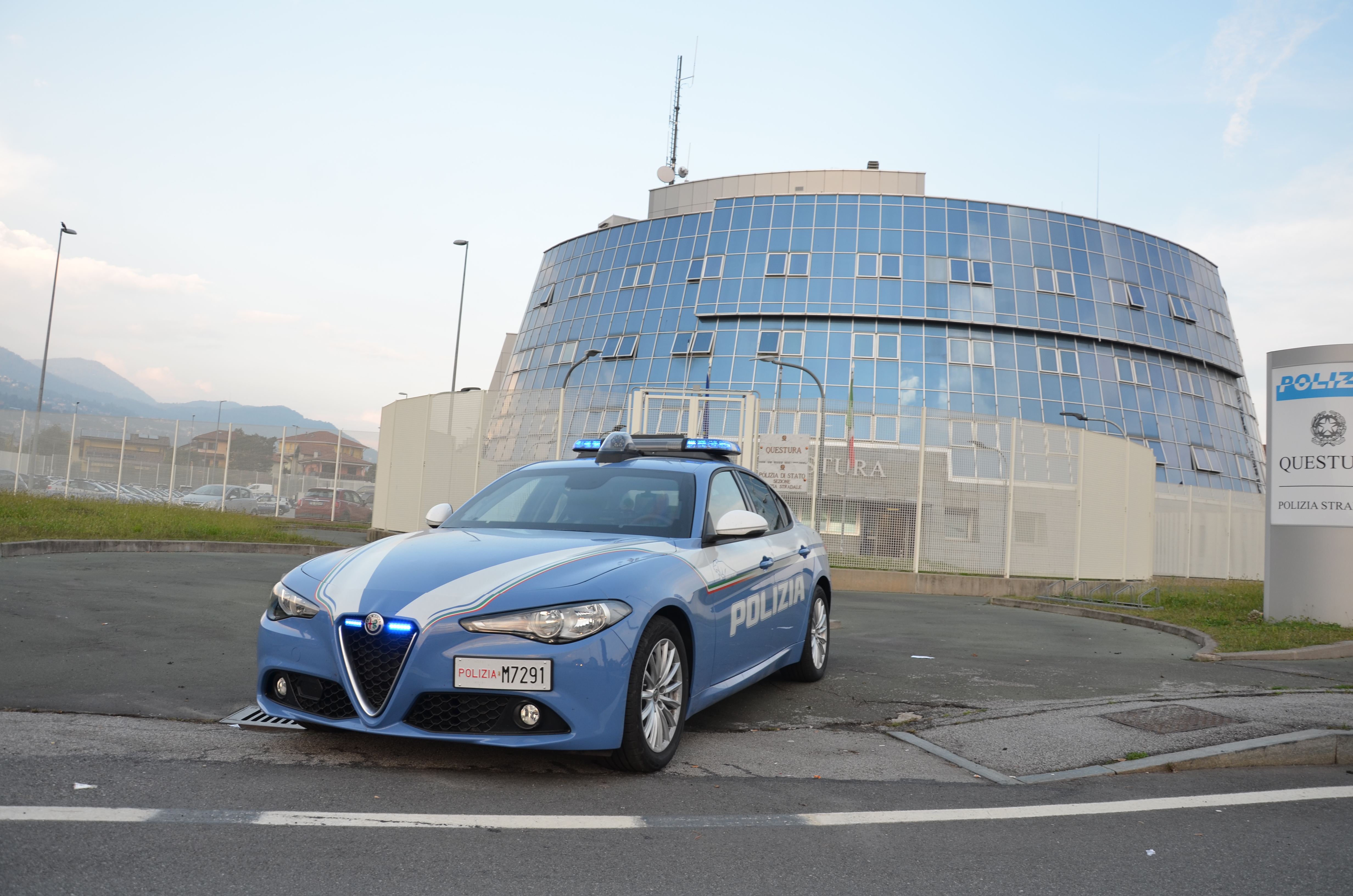 Controlli della Polizia nel weekend: identificate 600 persone
