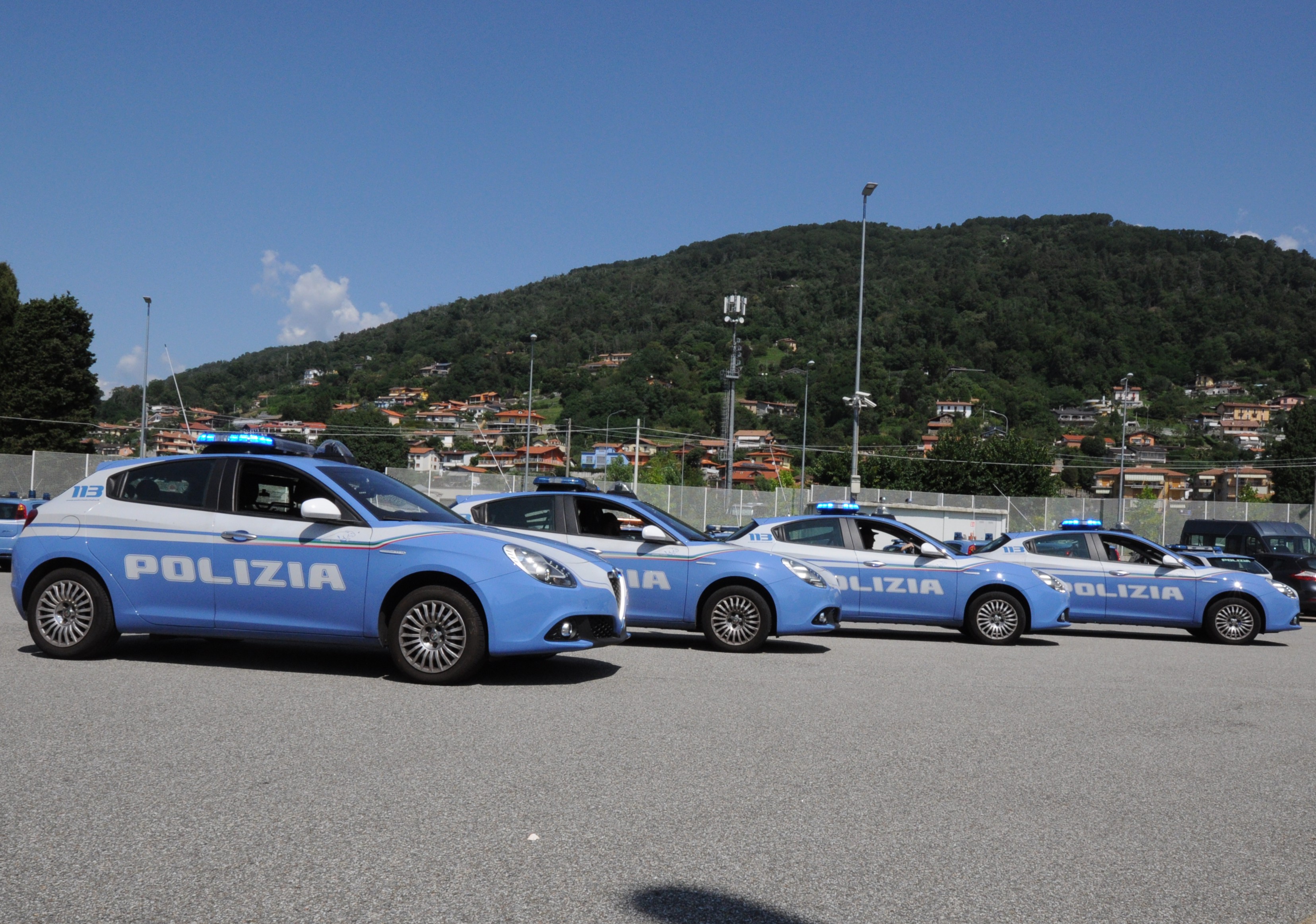 Agenti della Polizia di Stato hanno ritrovato e restituito un cellulare rubato a un novantenne