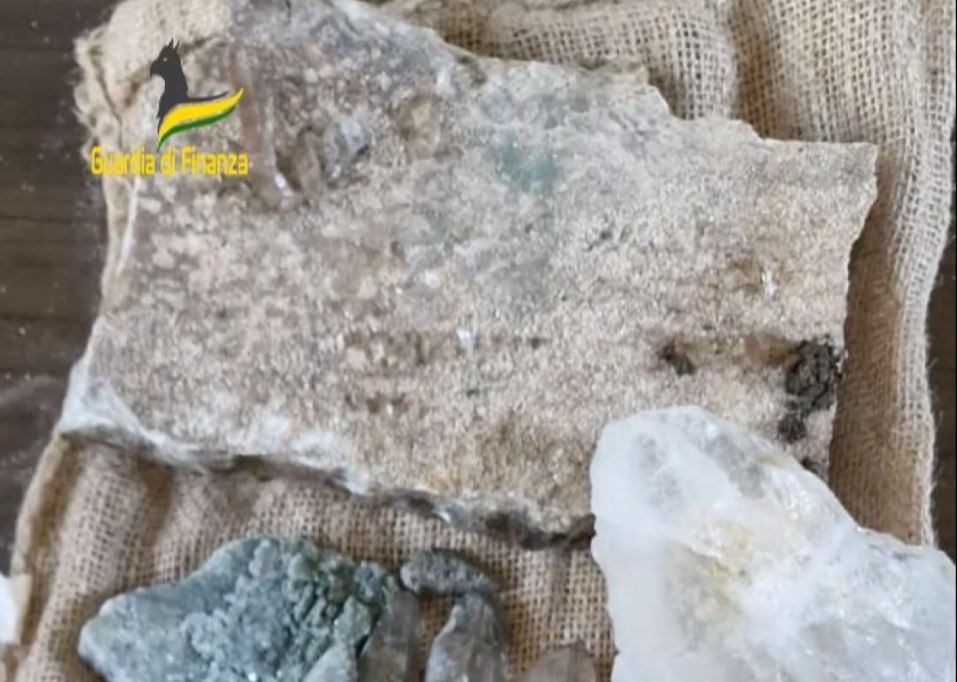 Furti di minerali in alta quota: quattro patteggiamenti davanti al Gup di Verbania