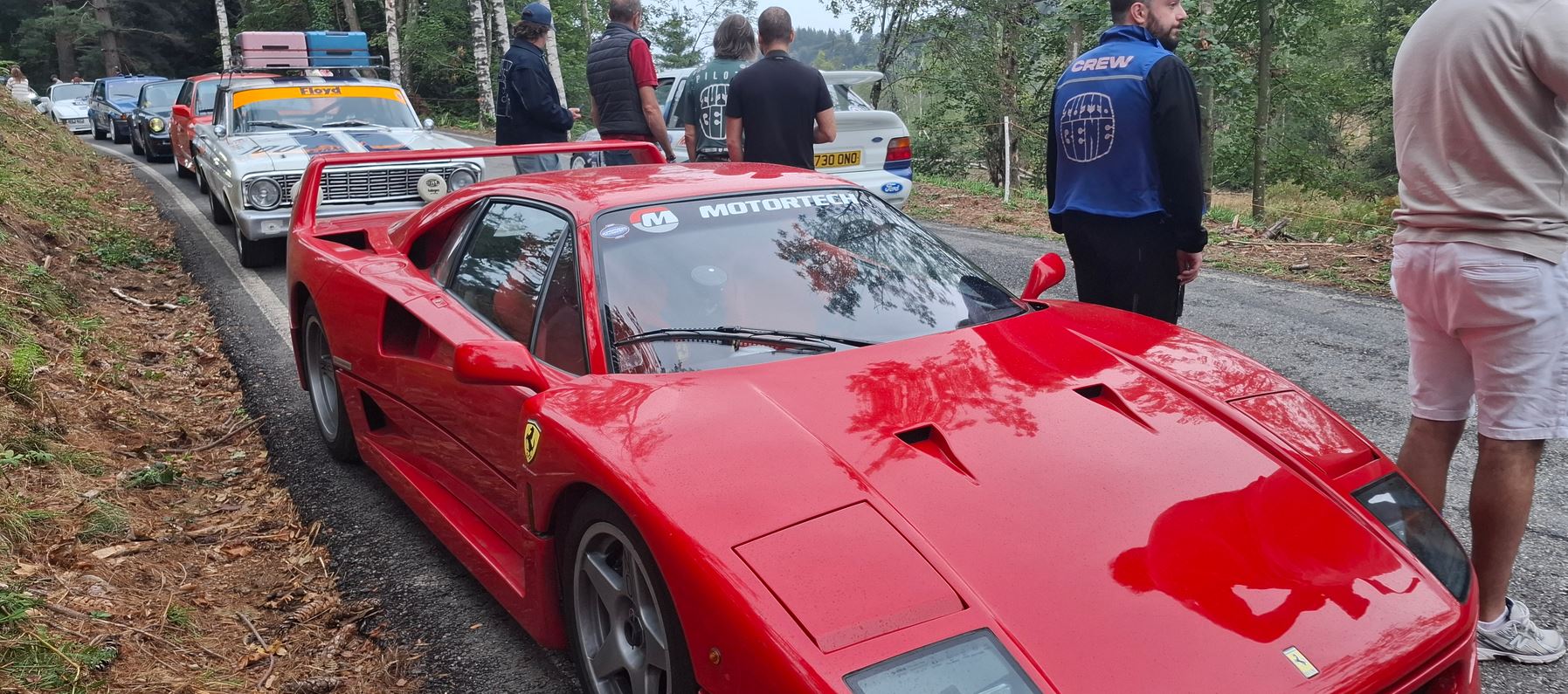 "Tutto bene" lungo la strada Borromea al Mottarone con 82 tra supercar a tiratura limitatissima e auto d'epoca
