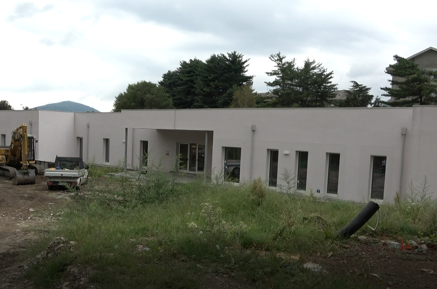 Cireggio, si lavora al completamento della nuova scuola dell'infanzia