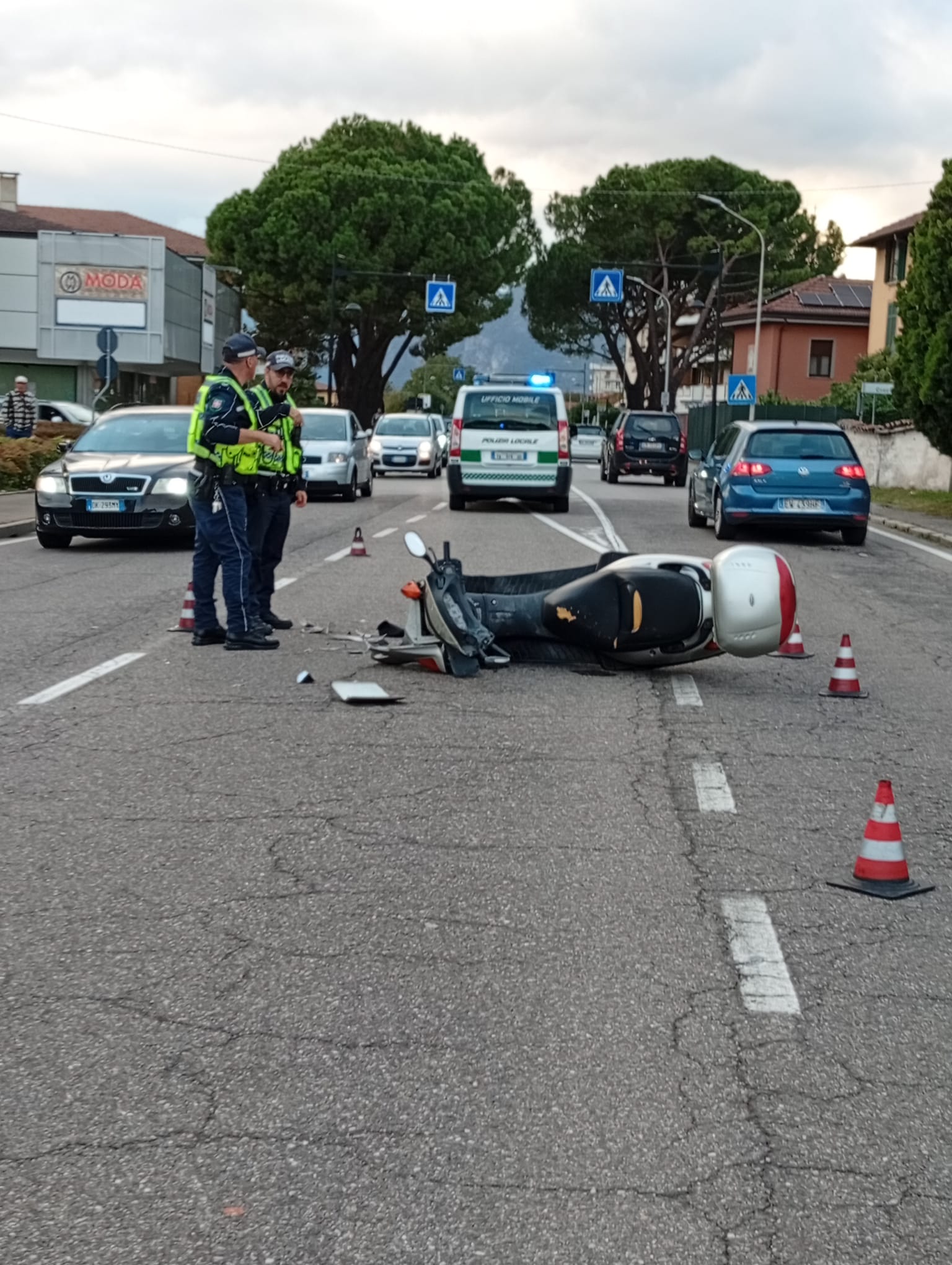 Incidente a Verbania, coinvolte auto e moto