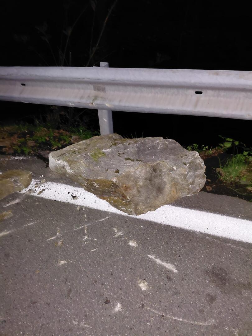 Vallestrona, chiusa la provinciale. Tragedia sfiorata
