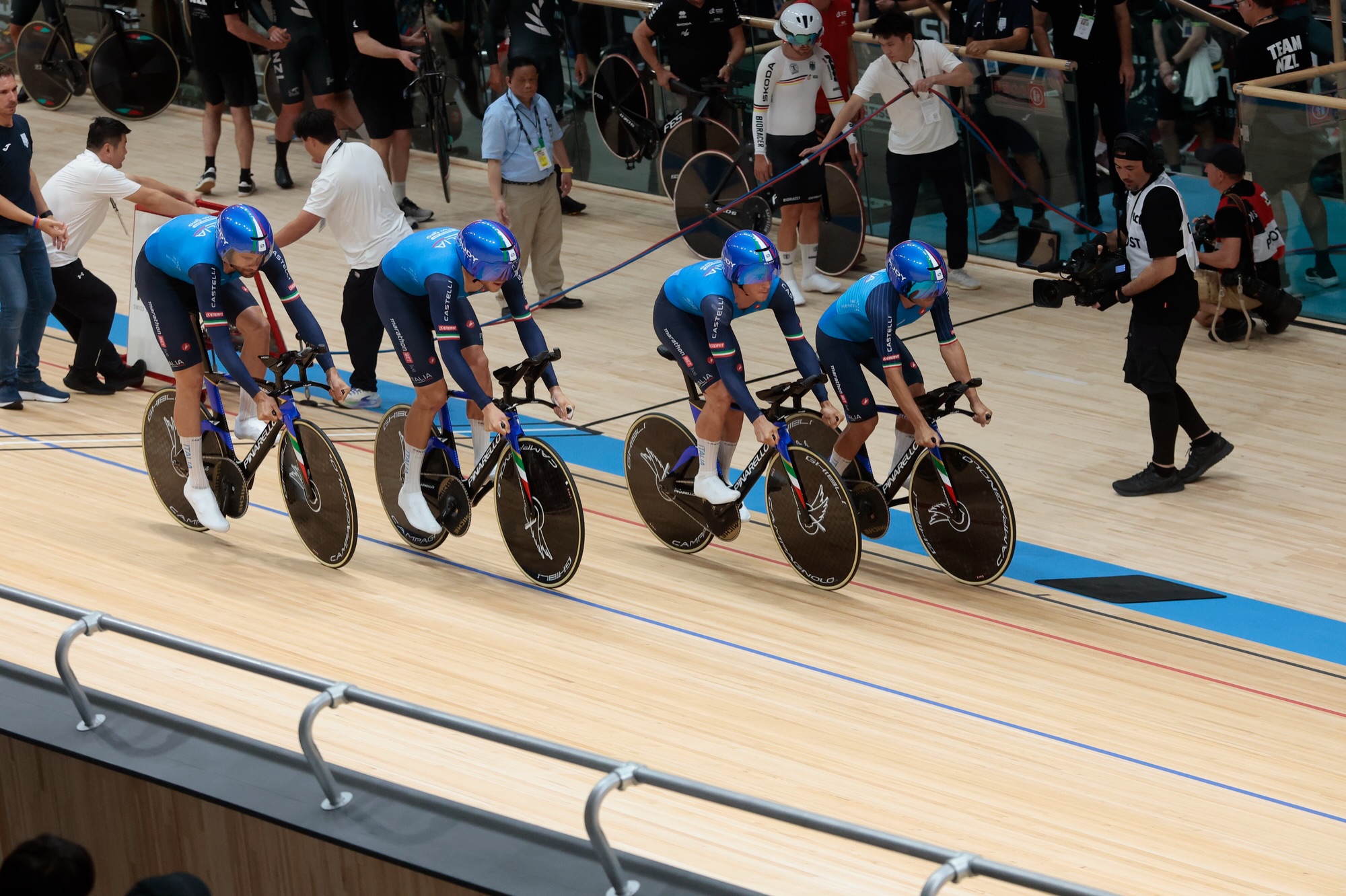 Mondiali pista: Danimarca irraggiungibile, il quartetto di Ganna è argento.