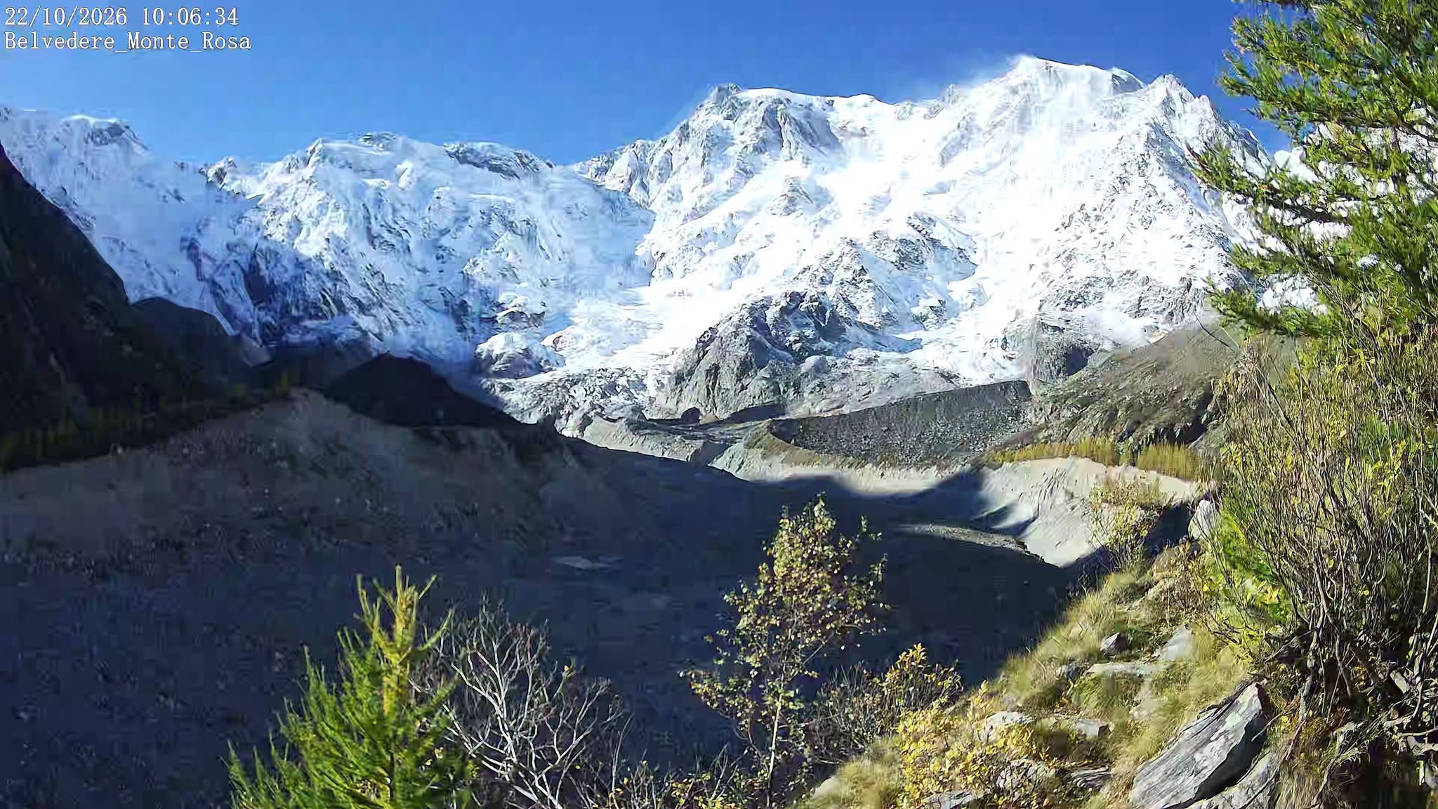 Ecco il Monte Rosa con la prima neve di stagione