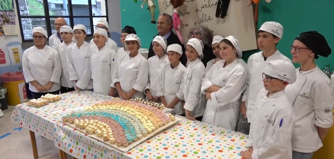 Una torta speciale per il compleanno di Gianni Rodari