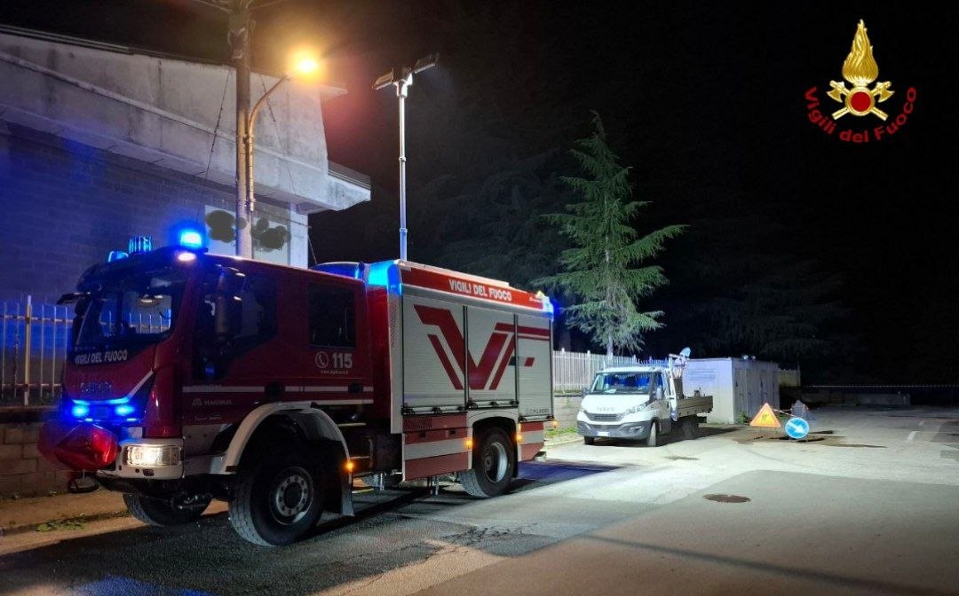 Gravellona Toce, rottura di una tubatura del gas durante lavori di scavo