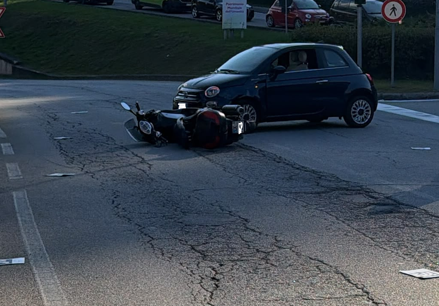 Domodossola. Auto investe moto. Anziano trasportato al Dea del San Biagio