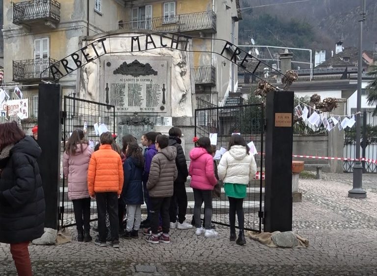 27 gennaio, a Vogogna il cancello di Auschwitz. Ricordo dei deportati e letture in tutta la giornata