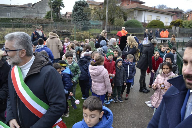 A Invorio aperto un nuovo percorso pedonale accanto a via Marconi