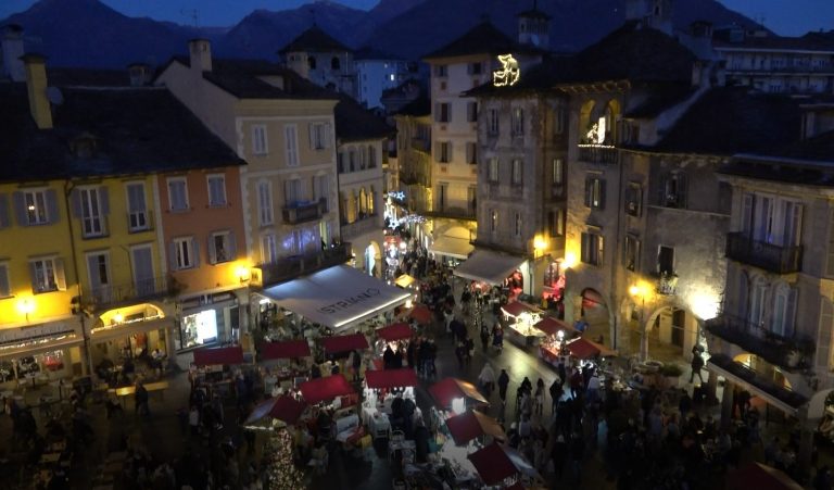 Successo di visitatori ai Mercatini di Natale a Domodossola
