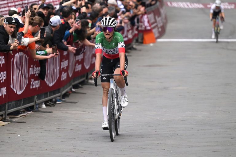 Una generosa Longo Borghini quarta in una Strade Bianche spettacolare